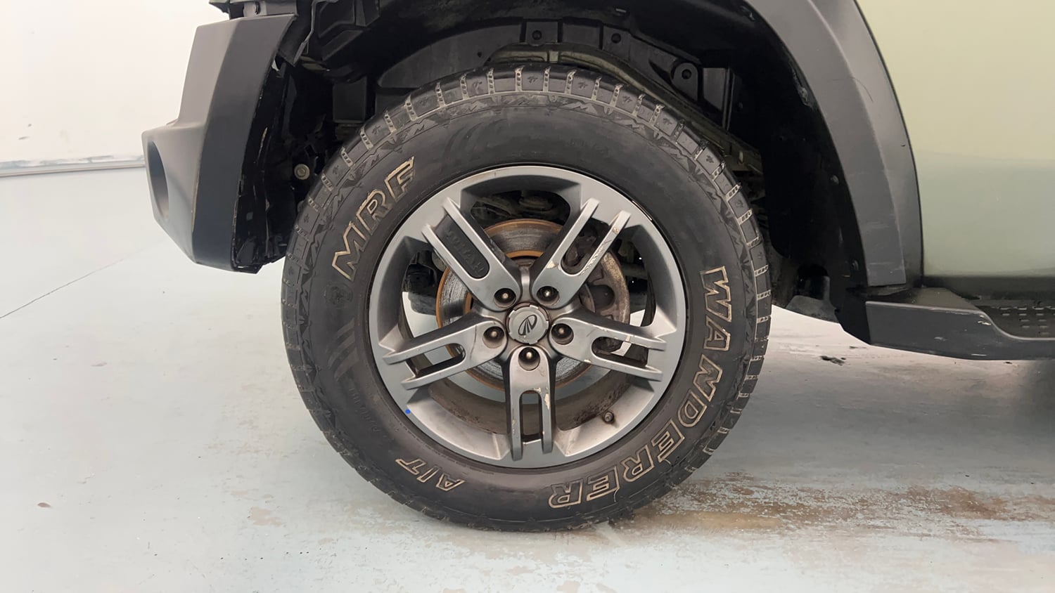 Used 2022 mahindra Thar LX Hard Top Diesel AT 4WD Diesel Automatic tyres LEFT FRONT TYRE RIM VIEW