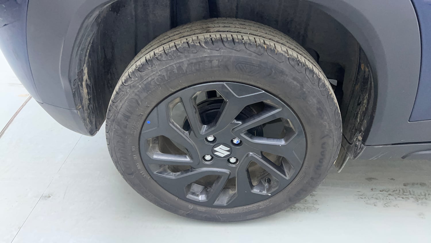 Used 2024 Maruti Suzuki Fronx Delta Plus 1.2L AGS Petrol Automatic tyres RIGHT REAR TYRE RIM VIEW