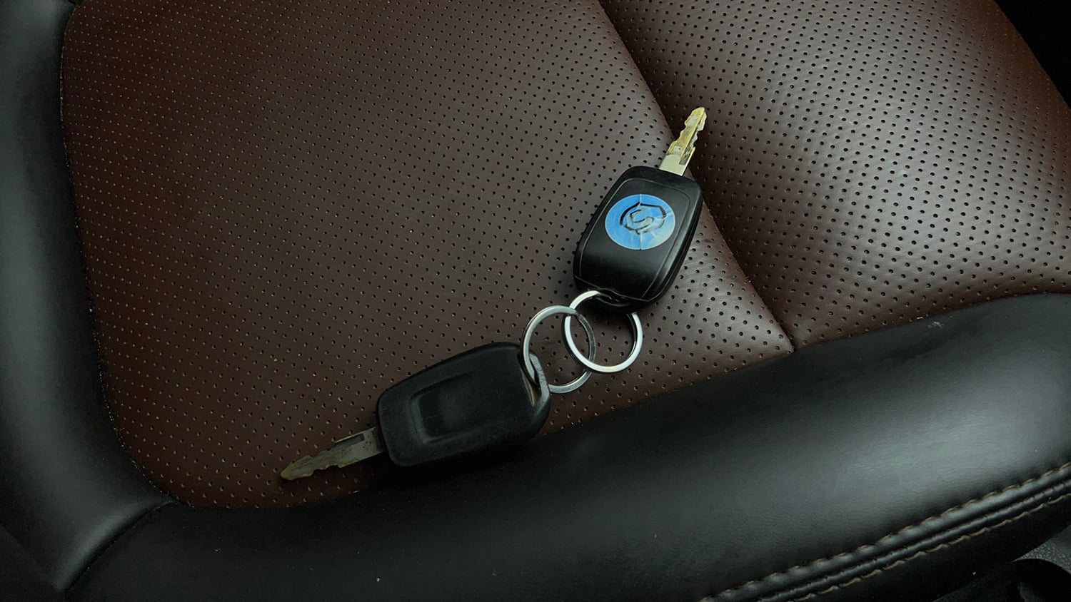 Used 2016 Renault Kwid RXL Petrol Manual extra CAR KEY VIEW