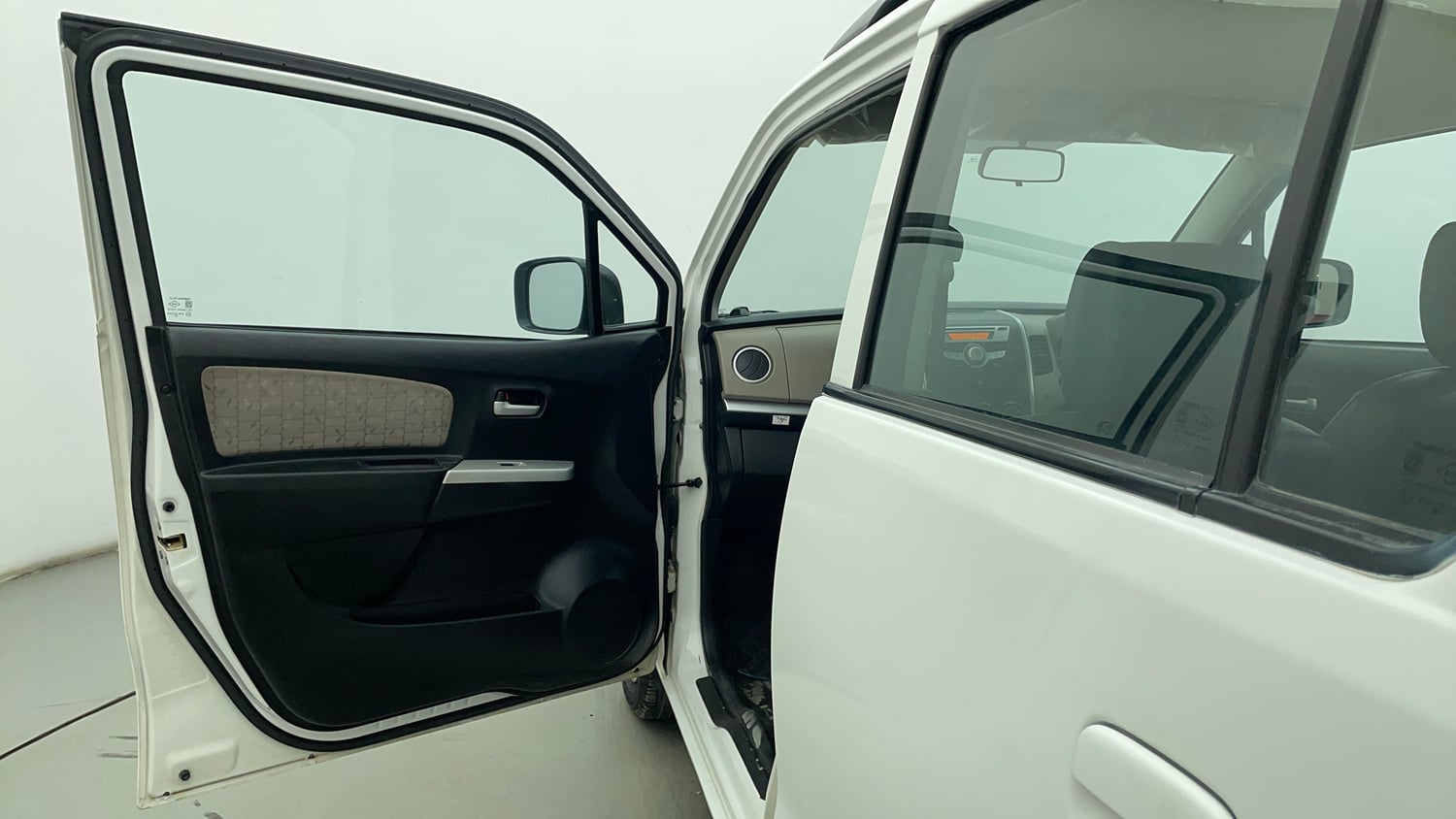 Used 2015 Maruti Suzuki Wagon R VXI Petrol Manual interior LEFT FRONT DOOR OPEN VIEW
