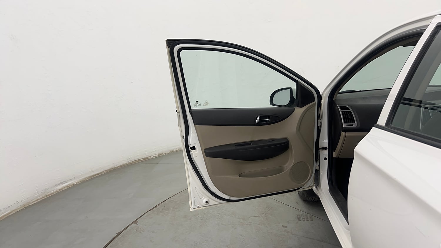 Used 2012 Hyundai i20 Sportz 1.2 Petrol Manual interior LEFT FRONT DOOR OPEN VIEW