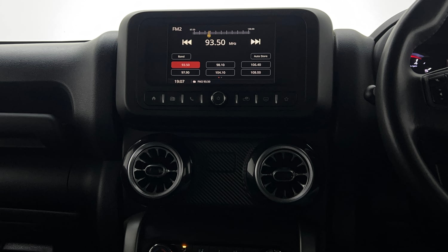Used 2024 Mahindra Thar LX Hard Top Petrol AT RWD Petrol Automatic top_features Integrated (in-dash) music system