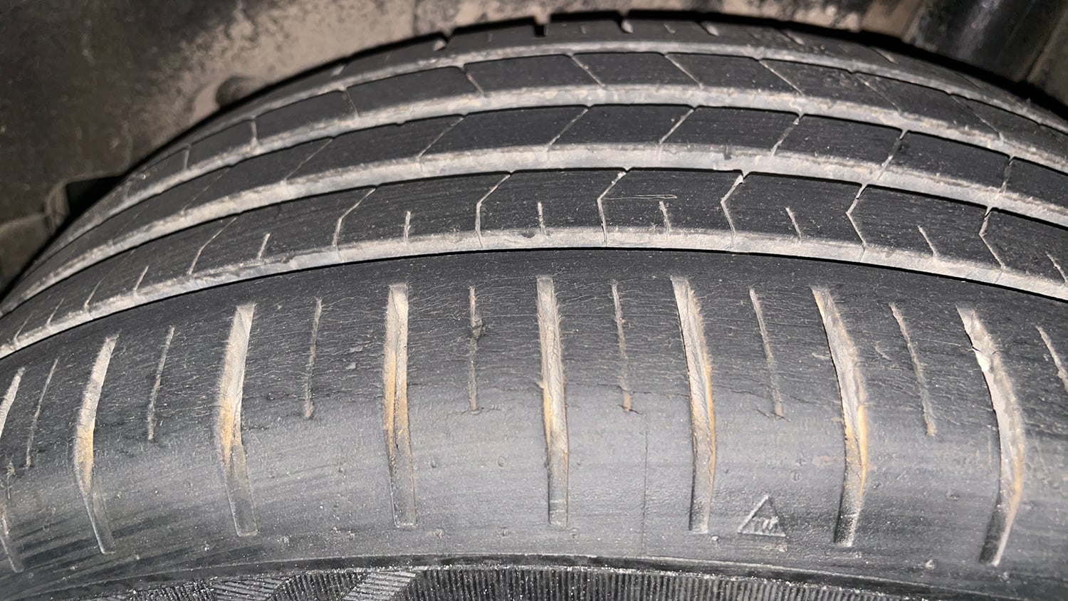 Used 2016 Maruti Suzuki Ciaz ZXi Petrol Manual tyres LEFT REAR TYRE TREAD VIEW