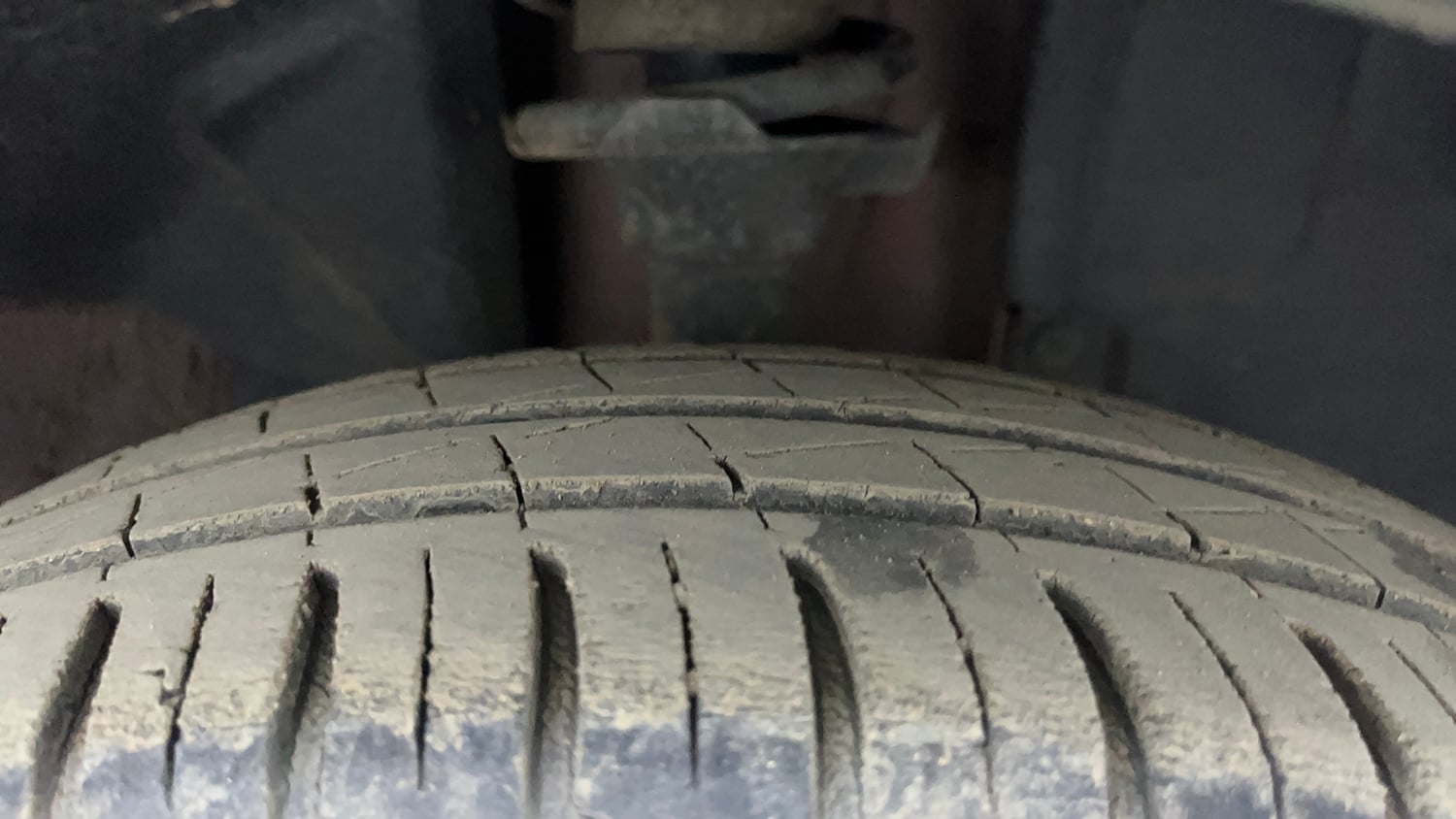 Used 2020 Renault Kwid RXT 1.0 Opt Petrol Manual tyres RIGHT FRONT TYRE TREAD VIEW