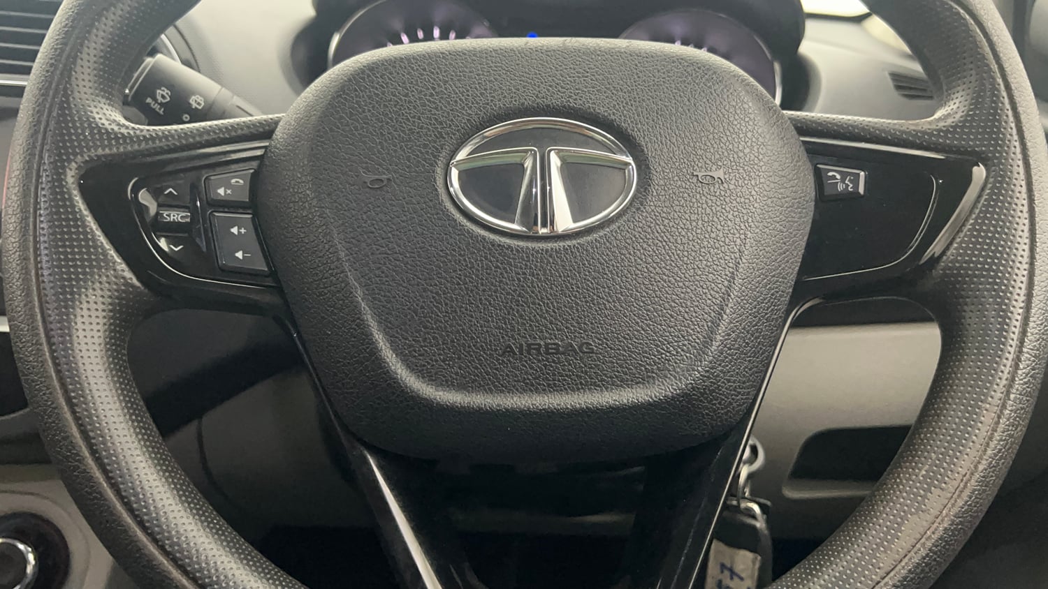 Used 2019 Tata Tiago Revotron XZ Petrol Manual top_features Steering mounted controls
