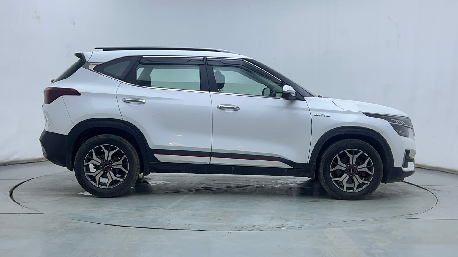 Used 2022 Kia Seltos GTX Plus 1.5 Diesel AT Diesel Automatic exterior RIGHT SIDE VIEW