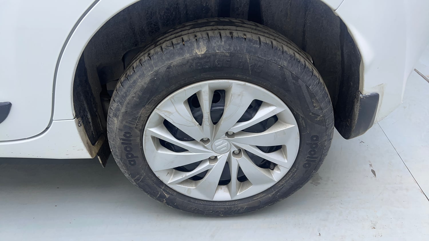 Used 2022 Maruti Suzuki Baleno Delta Petrol Manual tyres LEFT REAR TYRE RIM VIEW