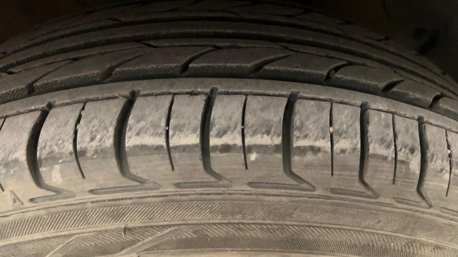 Used 2017 Hyundai Grand i10 Sportz 1.2 Kappa VTVT Petrol Manual tyres RIGHT FRONT TYRE TREAD VIEW