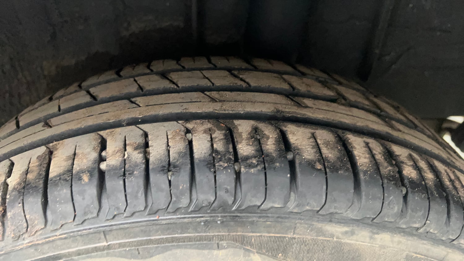Used 2021 Renault Triber RXZ Petrol Manual tyres LEFT REAR TYRE TREAD VIEW