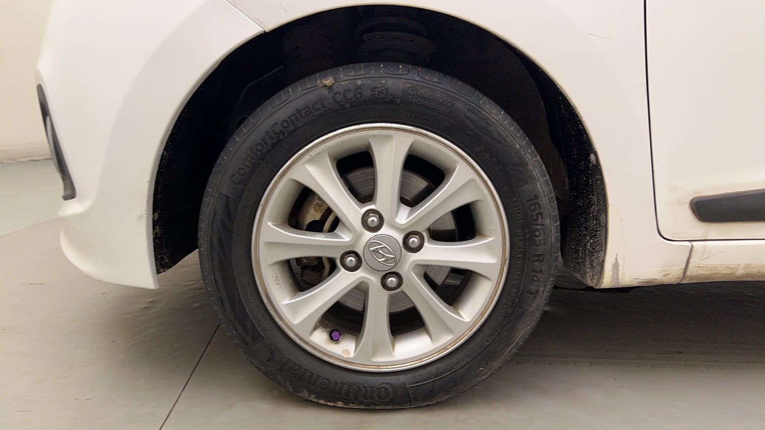 Used 2013 Hyundai Grand i10 Asta AT 1.2 Kappa VTVT Petrol Automatic tyres LEFT FRONT TYRE RIM VIEW