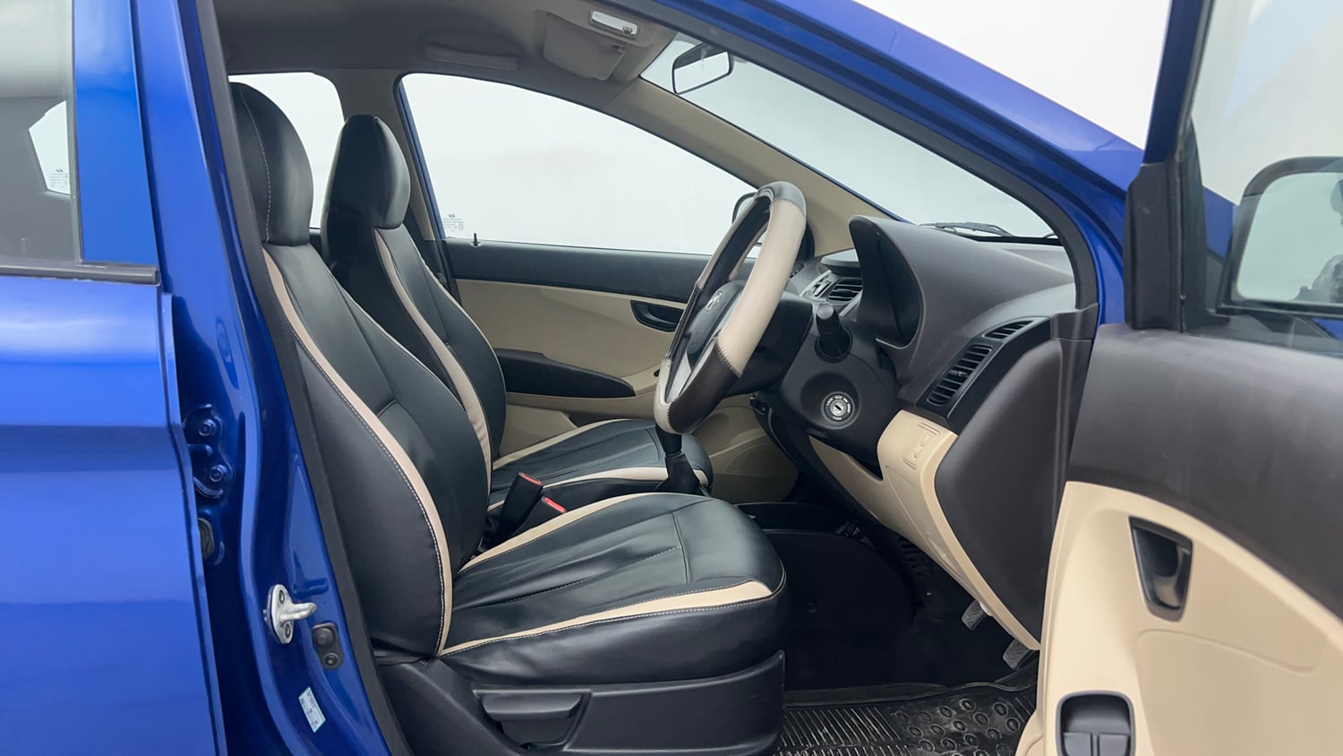 Used 2016 Hyundai Eon Era + AirBag Petrol Manual interior RIGHT SIDE FRONT DOOR CABIN VIEW