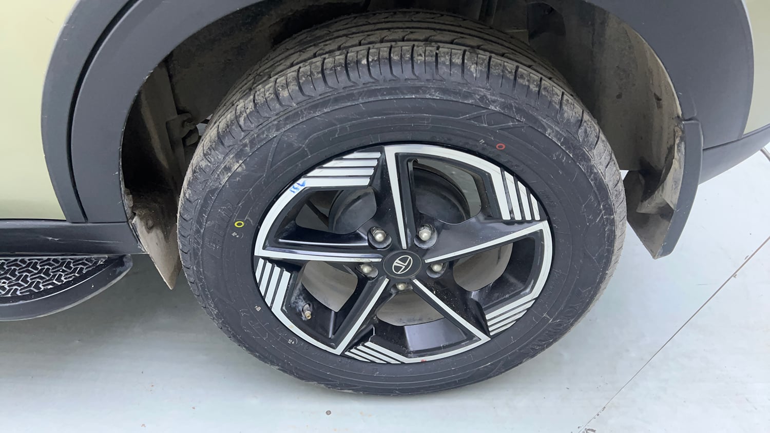 Used 2025 Tata Nexon Creative 1.2 Revotron Petrol 6MT Petrol Manual tyres LEFT REAR TYRE RIM VIEW