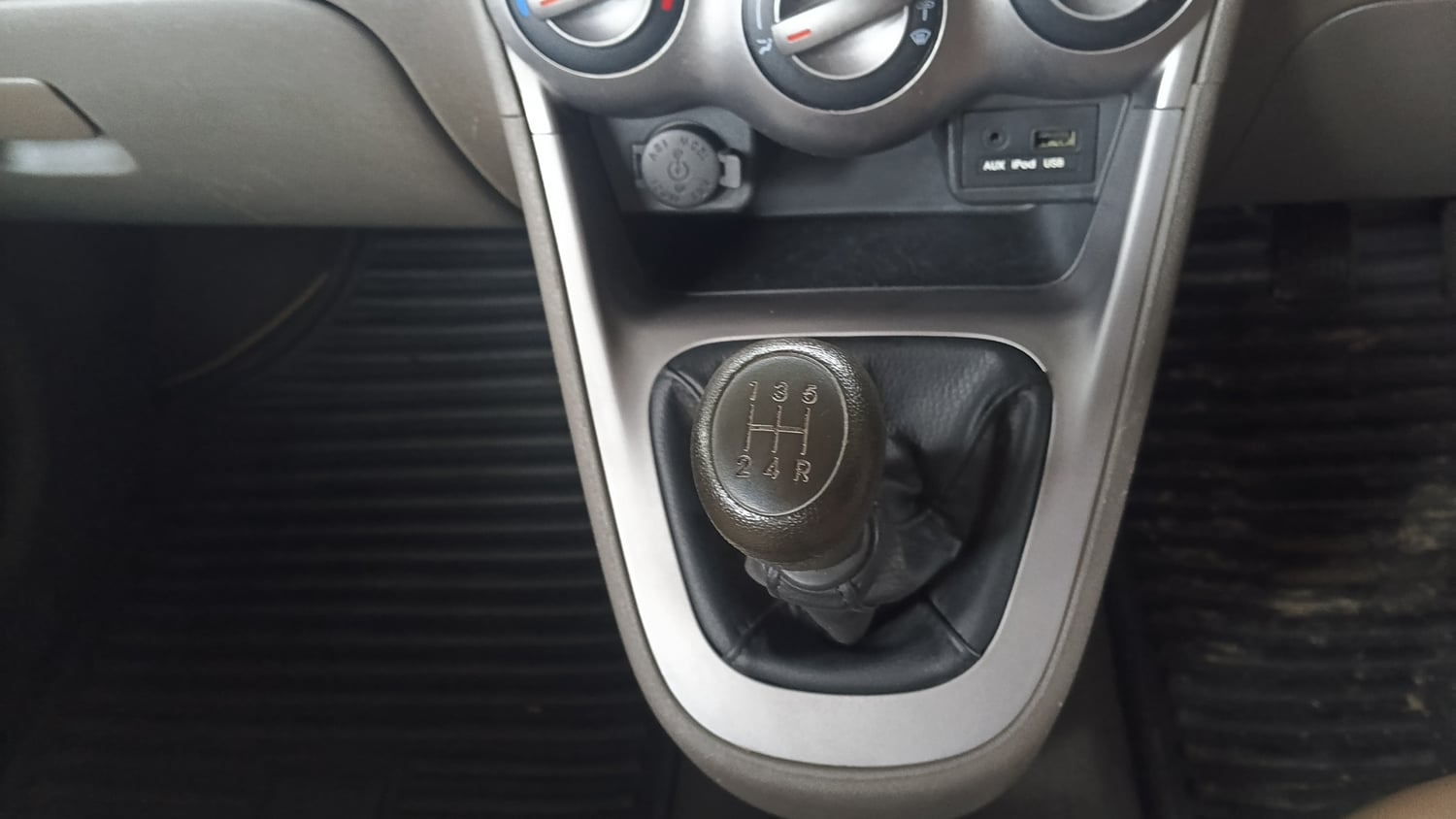 Used 2012 Hyundai i10 Sportz 1.2 Kappa2 Petrol Manual interior GEAR  KNOB VIEW