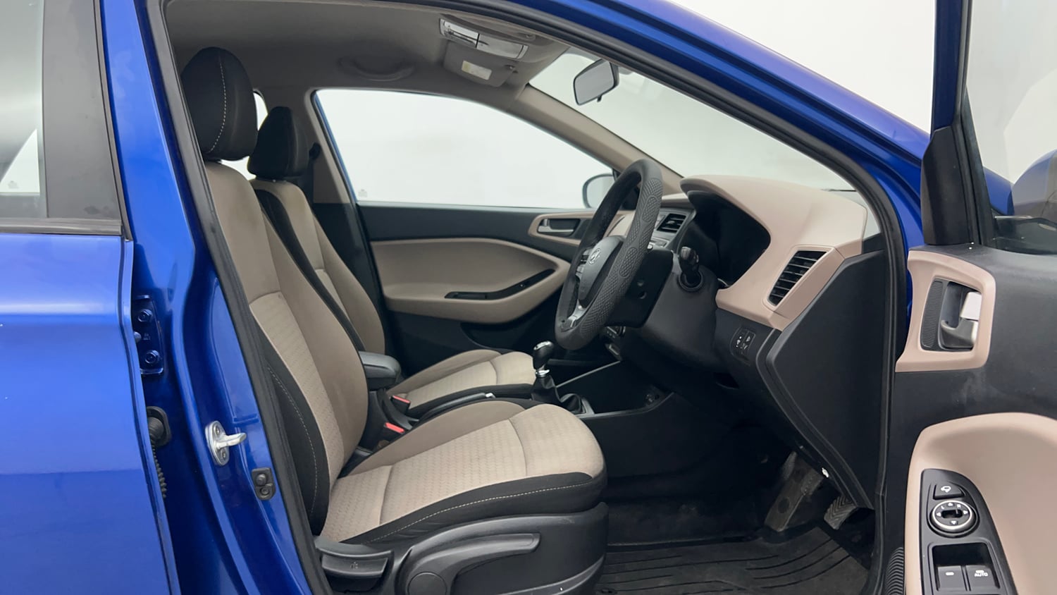 Used 2016 Hyundai Elite i20 Asta 1.2 (O) Petrol Manual interior RIGHT SIDE FRONT DOOR CABIN VIEW