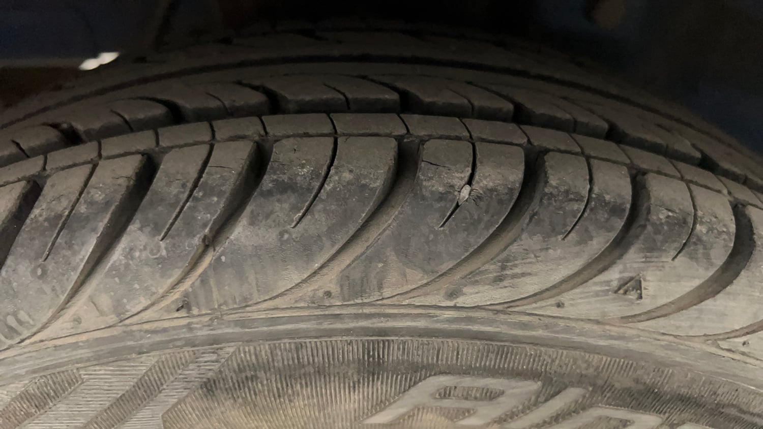 Used 2017 hyundai Eon Magna+ (O) Petrol Manual tyres RIGHT REAR TYRE TREAD VIEW