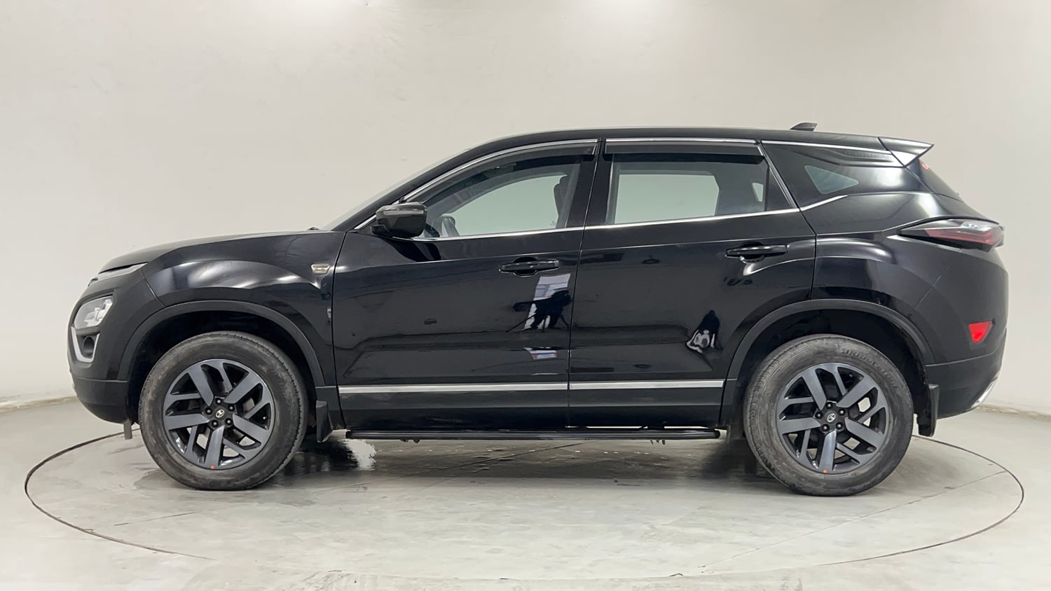 Used 2022 Tata Harrier XZ Plus Dark Edition Diesel Manual exterior LEFT SIDE VIEW