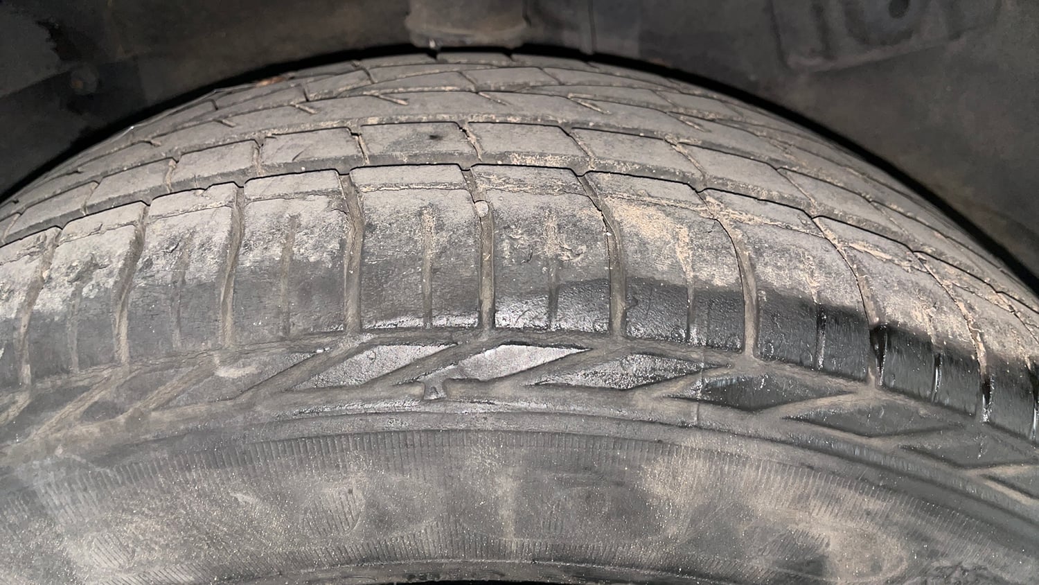 Used 2022 Tata Nexon XZA Plus (O) Petrol Automatic tyres RIGHT REAR TYRE TREAD VIEW