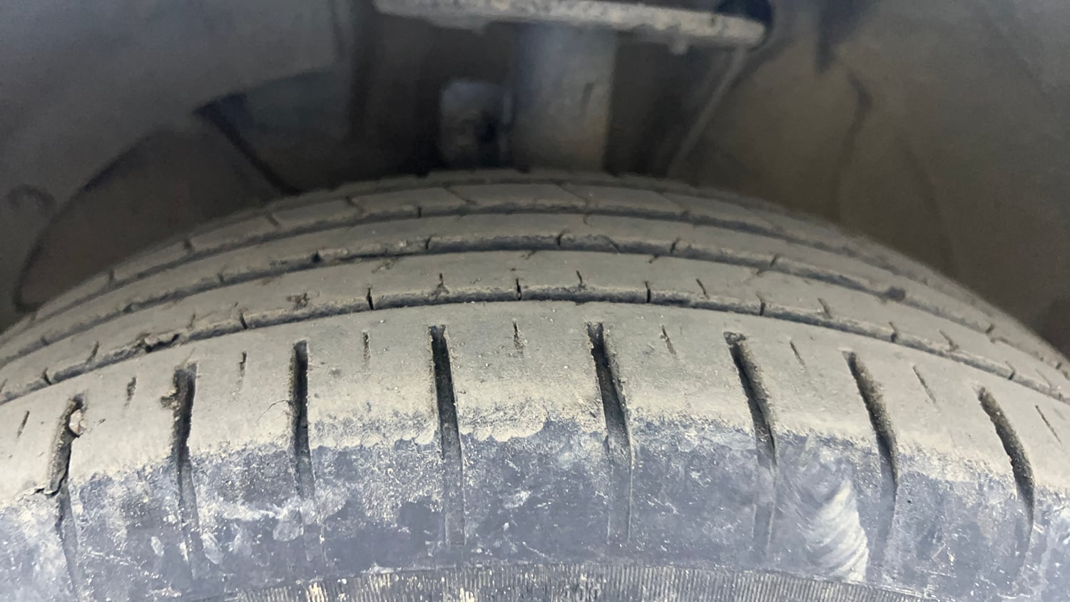 Used 2022 Maruti Suzuki Baleno Delta Petrol Manual tyres LEFT FRONT TYRE TREAD VIEW