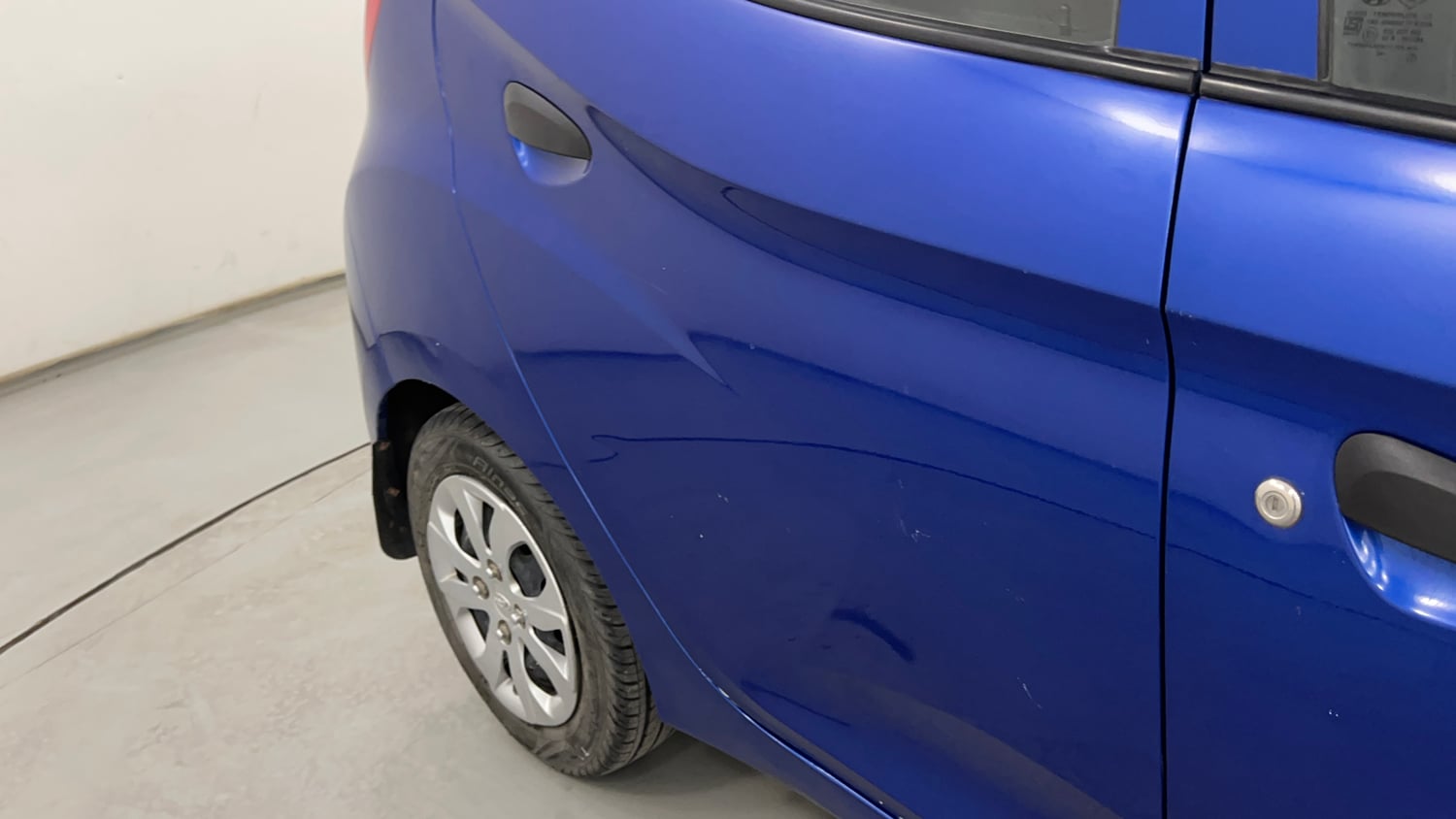 Used 2017 hyundai Eon Magna+ (O) Petrol Manual dents MINOR SCRATCH