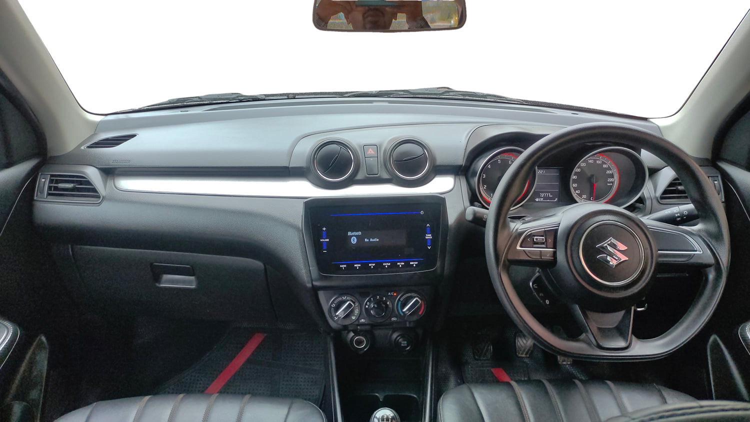 Used 2022 Maruti Suzuki Swift VXi Petrol Manual interior DASHBOARD VIEW