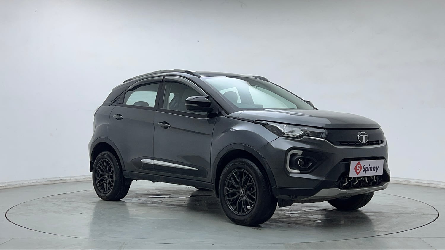 Used 2021 Tata Nexon XZA Plus Petrol Automatic exterior RIGHT FRONT CORNER VIEW