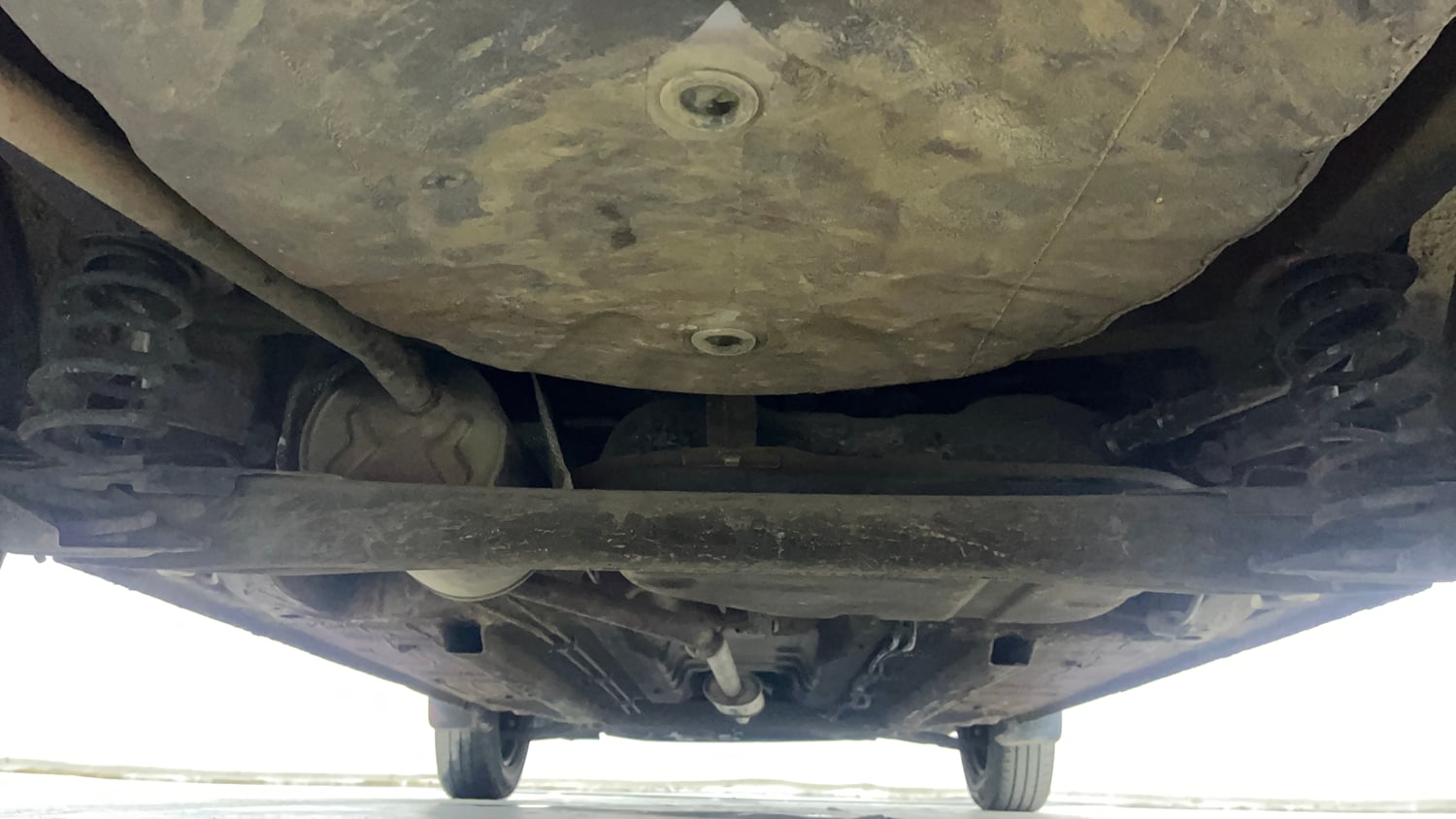 Used 2020 Renault Kwid RXT 1.0 Opt Petrol Manual extra REAR UNDERBODY VIEW (TAKEN FROM REAR)