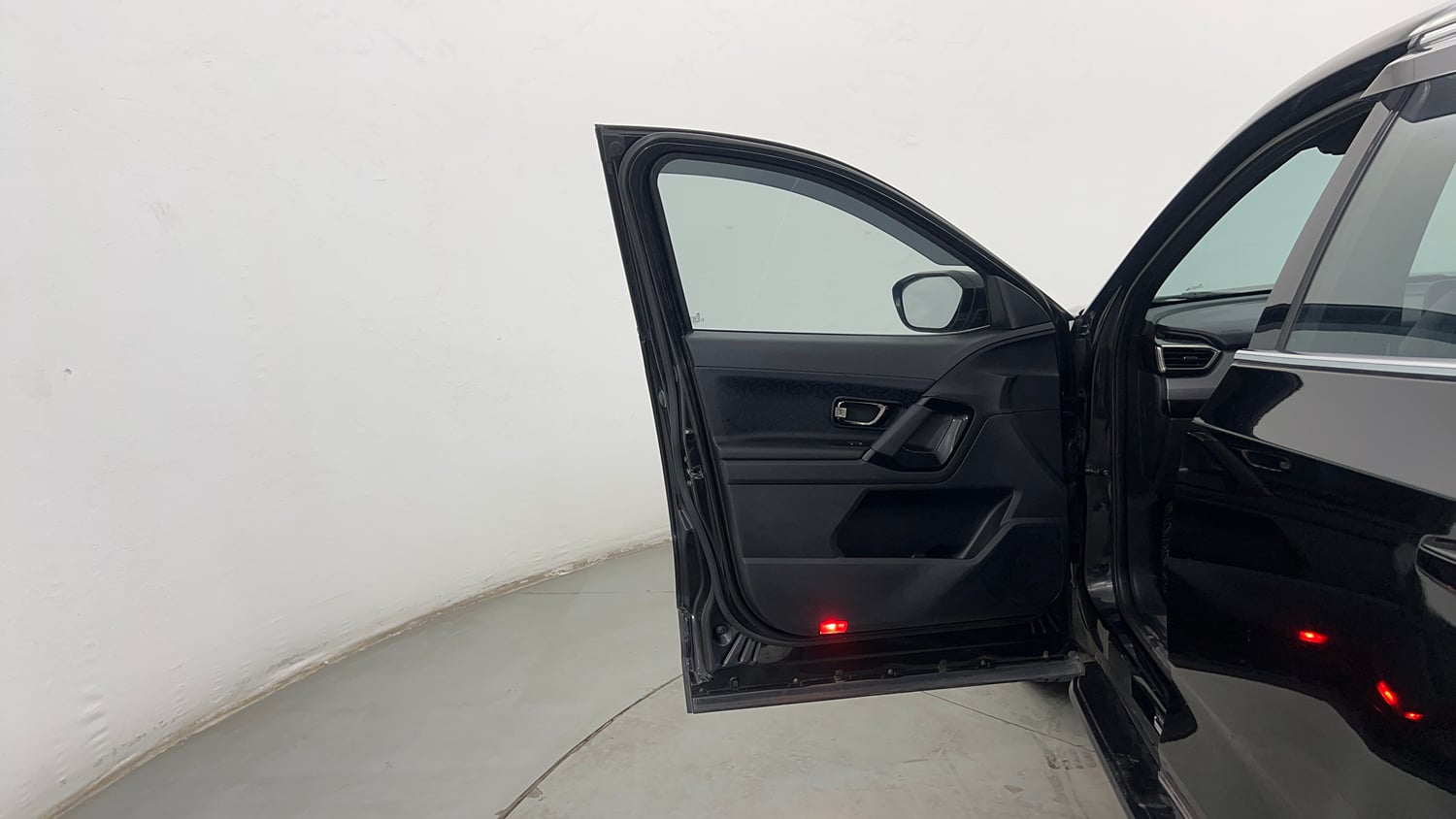 Used 2022 Tata Harrier XZ Plus Dark Edition Diesel Manual interior LEFT FRONT DOOR OPEN VIEW