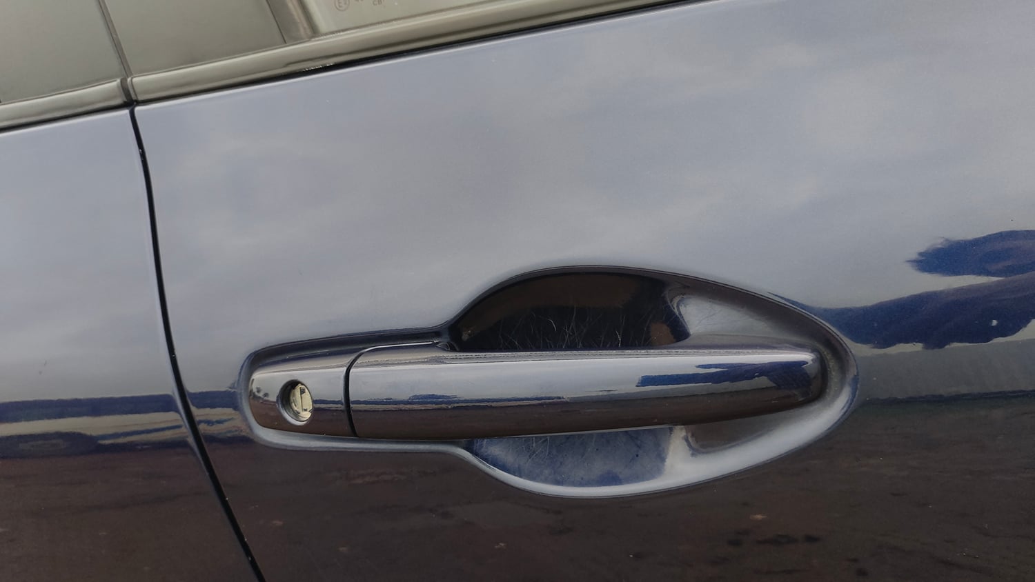 Used 2022 Maruti Suzuki Swift VXi Petrol Manual dents MINOR SCRATCH