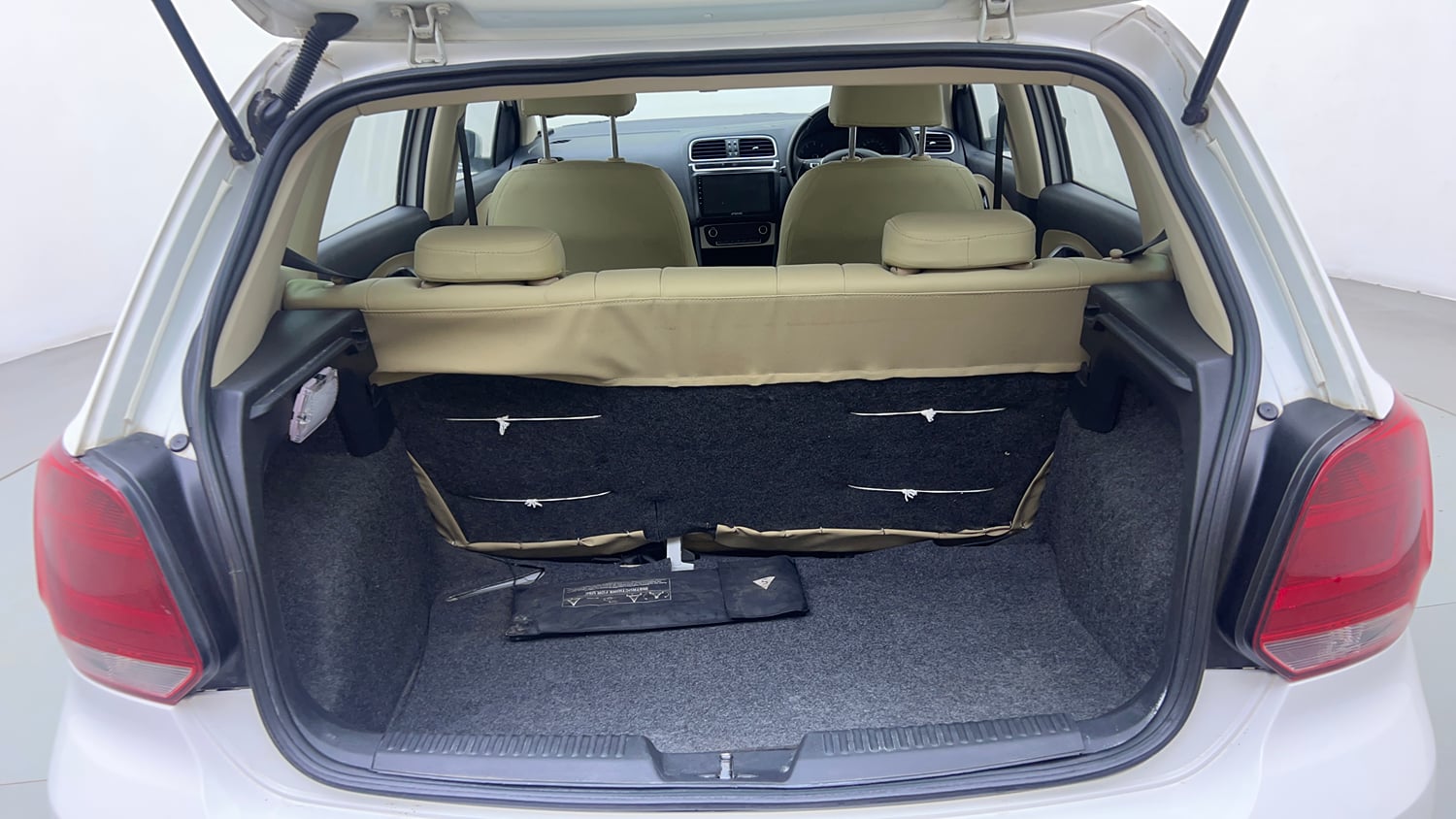 Used 2016 Volkswagen Polo Highline1.2L (P) Petrol Manual interior DICKY INSIDE VIEW
