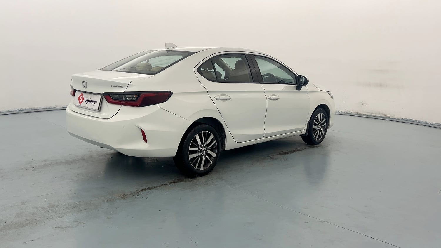 Used 2022 Honda City VX Diesel Diesel Manual exterior RIGHT REAR CORNER VIEW