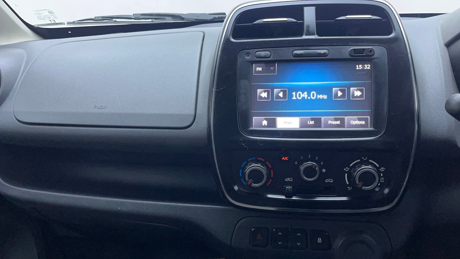 Used 2016 Renault Kwid RXT Petrol Manual interior MUSIC SYSTEM & AC CONTROL VIEW