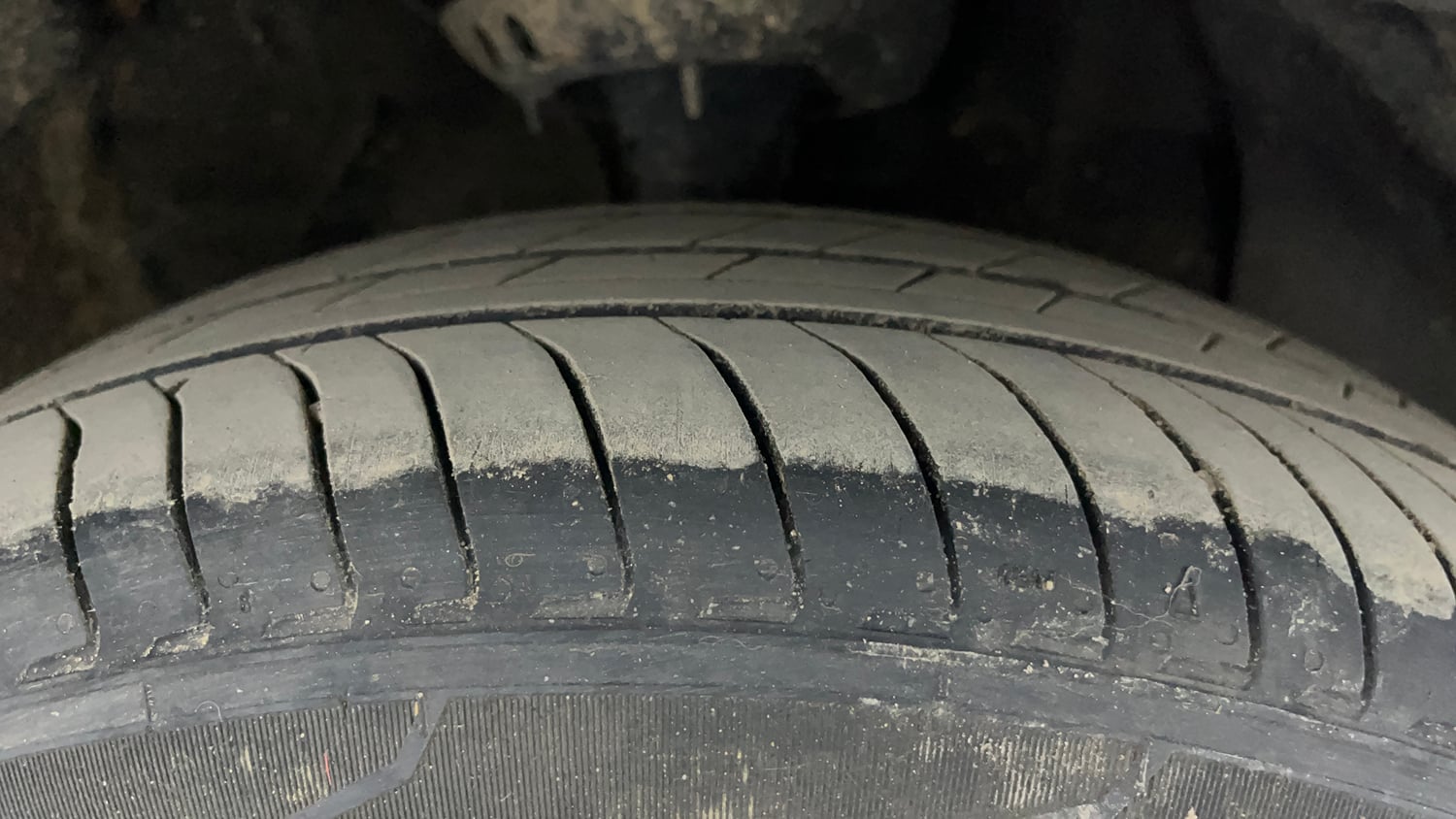 Used 2024 Hyundai Exter SX (O) 1.2 AMT Petrol Automatic tyres RIGHT FRONT TYRE TREAD VIEW