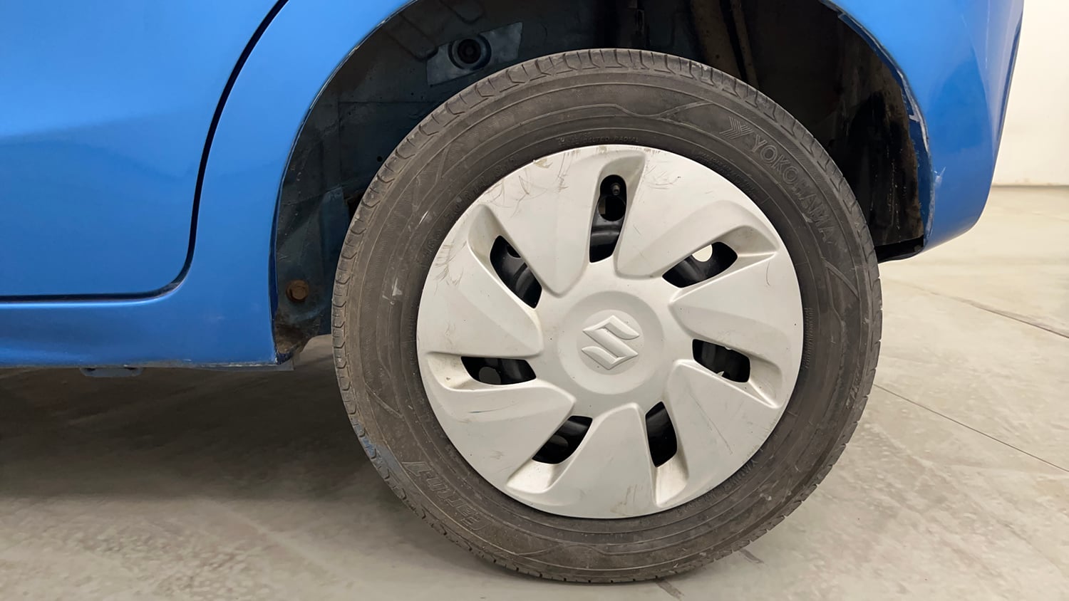 Used 2014 Maruti Suzuki Celerio VXi AMT Petrol Automatic tyres LEFT REAR TYRE RIM VIEW