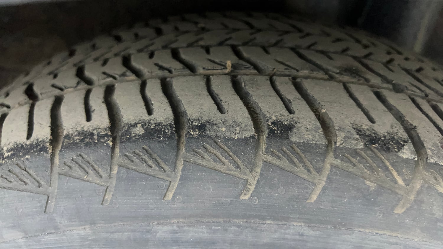 Used 2020 Kia Sonet GTX Plus 1.5 AT Diesel Automatic tyres LEFT REAR TYRE TREAD VIEW
