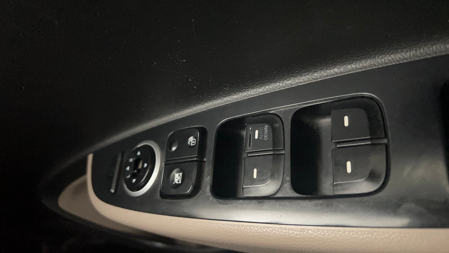 Used 2014 Hyundai Grand i10 Sportz 1.2 Kappa VTVT Petrol Manual top_features Adjustable ORVM