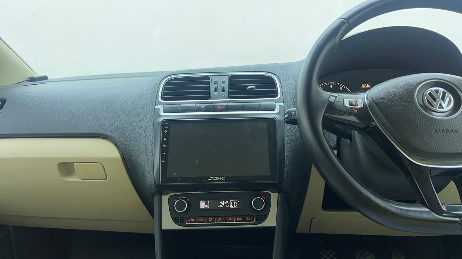 Used 2016 Volkswagen Polo Highline1.2L (P) Petrol Manual top_features Touch screen infotainment system