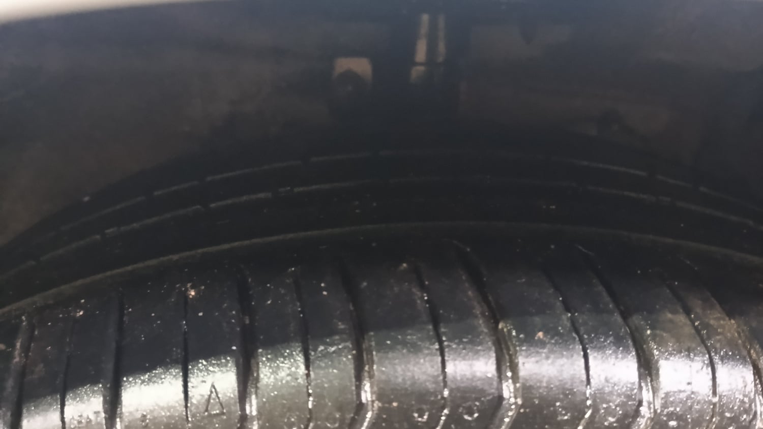 Used 2016 Maruti Suzuki Ciaz ZXi+ RS Petrol Manual tyres RIGHT FRONT TYRE TREAD VIEW