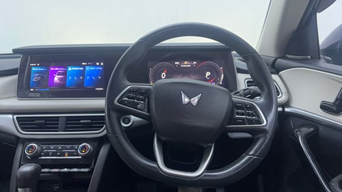 Used 2022 Mahindra XUV700 AX 7 Petrol AT Luxury Pack 7 STR Petrol Automatic interior STEERING VIEW