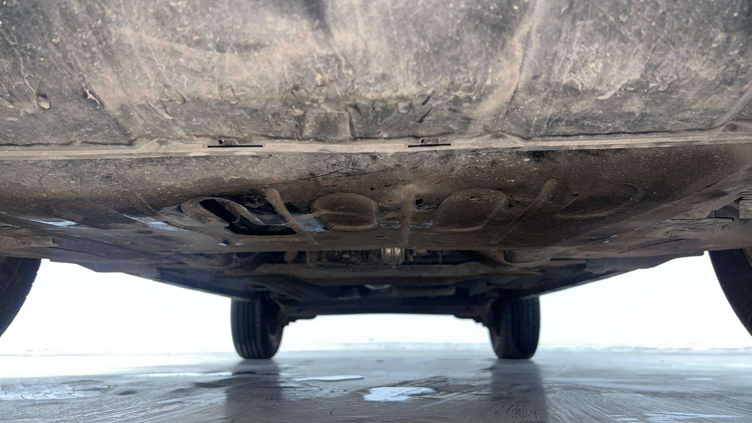 Used 2019 Renault Duster RXS CVT Petrol Automatic extra FRONT LEFT UNDERBODY VIEW