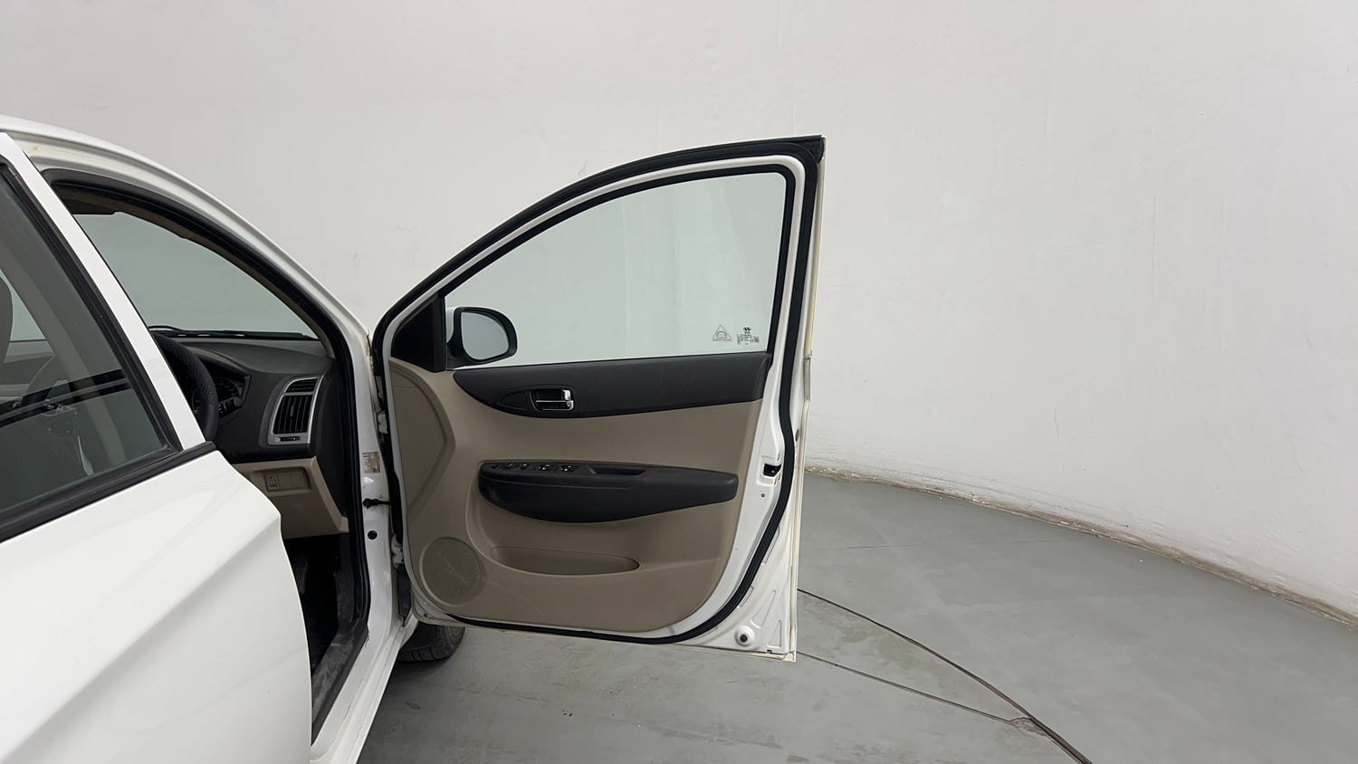 Used 2012 Hyundai i20 Sportz 1.2 Petrol Manual interior RIGHT FRONT DOOR OPEN VIEW