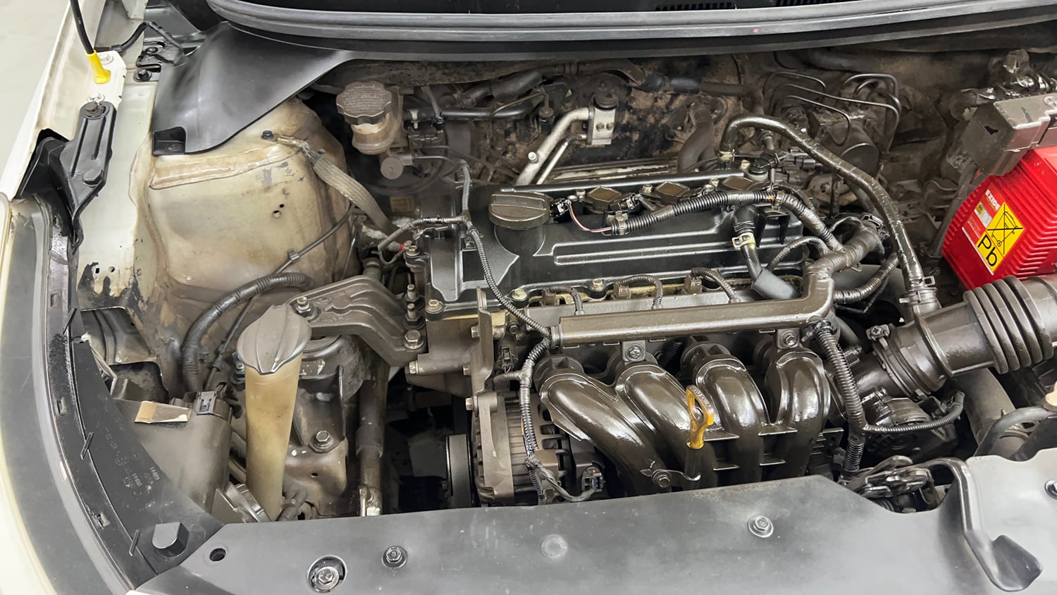 Used 2019 Hyundai Elite i20 Asta 1.2 (O) Petrol Manual engine ENGINE RIGHT SIDE VIEW