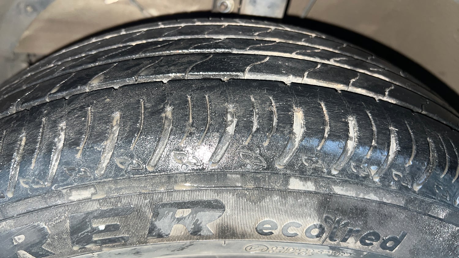 Used 2023 Maruti Suzuki XL6 Zeta AT Petrol Petrol Automatic tyres LEFT FRONT TYRE TREAD VIEW