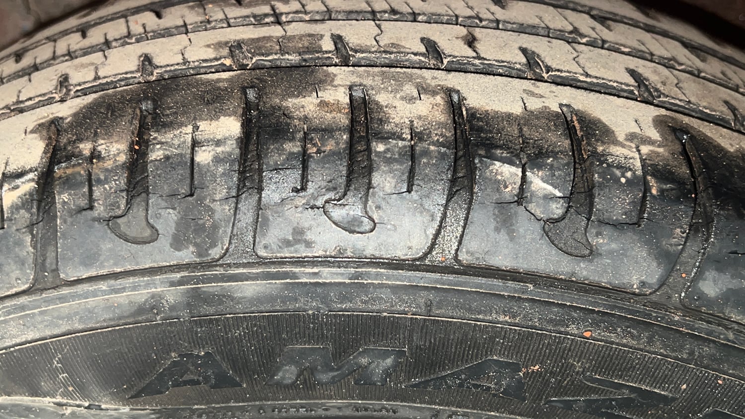 Used 2018 Hyundai Grand i10 Magna 1.2 Kappa VTVT Petrol Manual tyres RIGHT REAR TYRE TREAD VIEW
