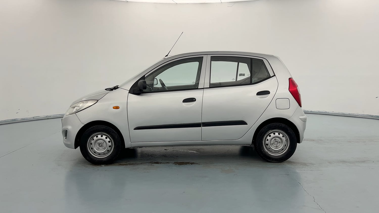 Used 2014 Hyundai i10 Magna 1.1 iRDE2 Petrol Manual exterior LEFT SIDE VIEW