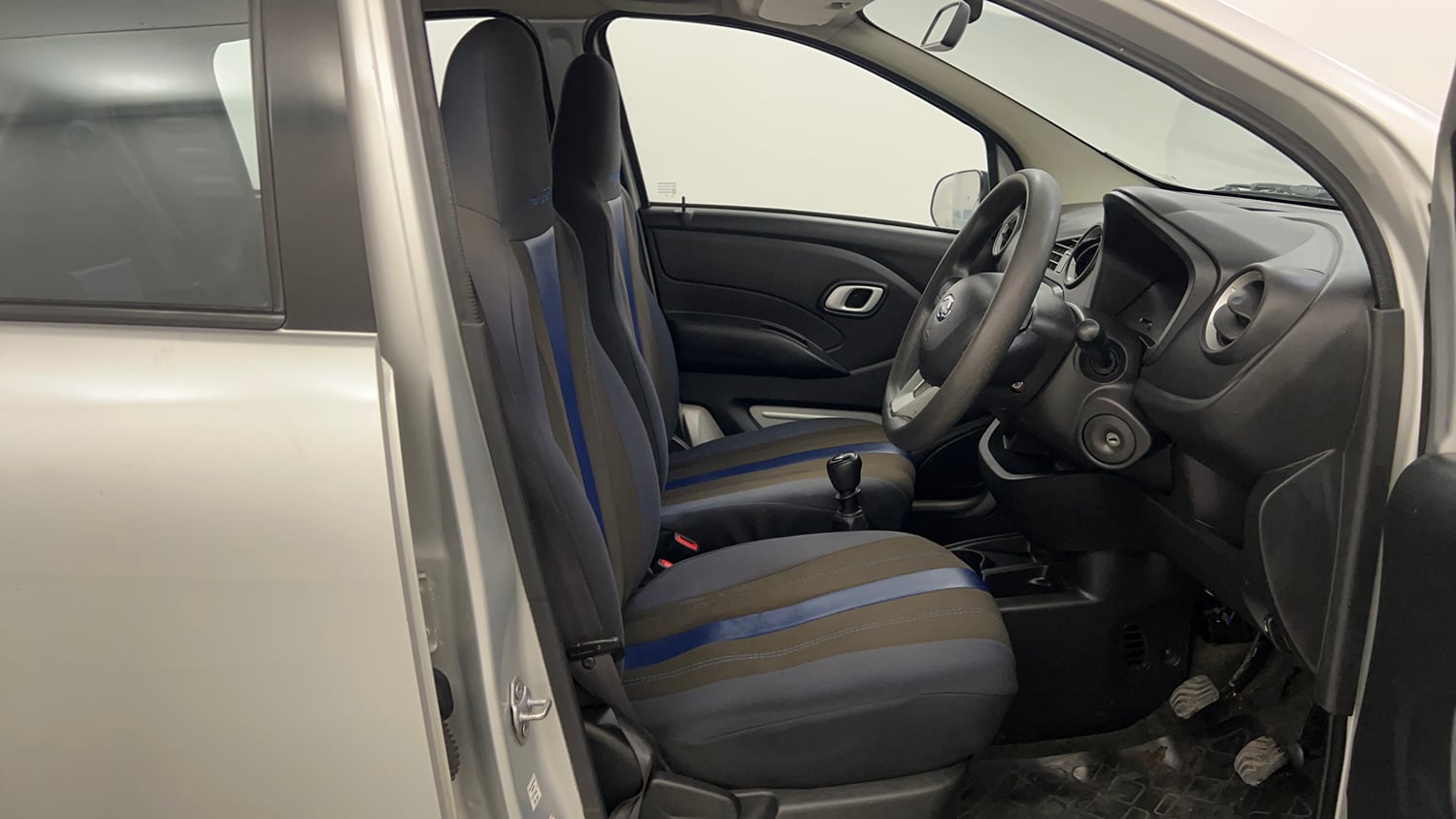 Used 2019 Datsun Redi-GO S 1.0 Petrol Manual interior RIGHT SIDE FRONT DOOR CABIN VIEW