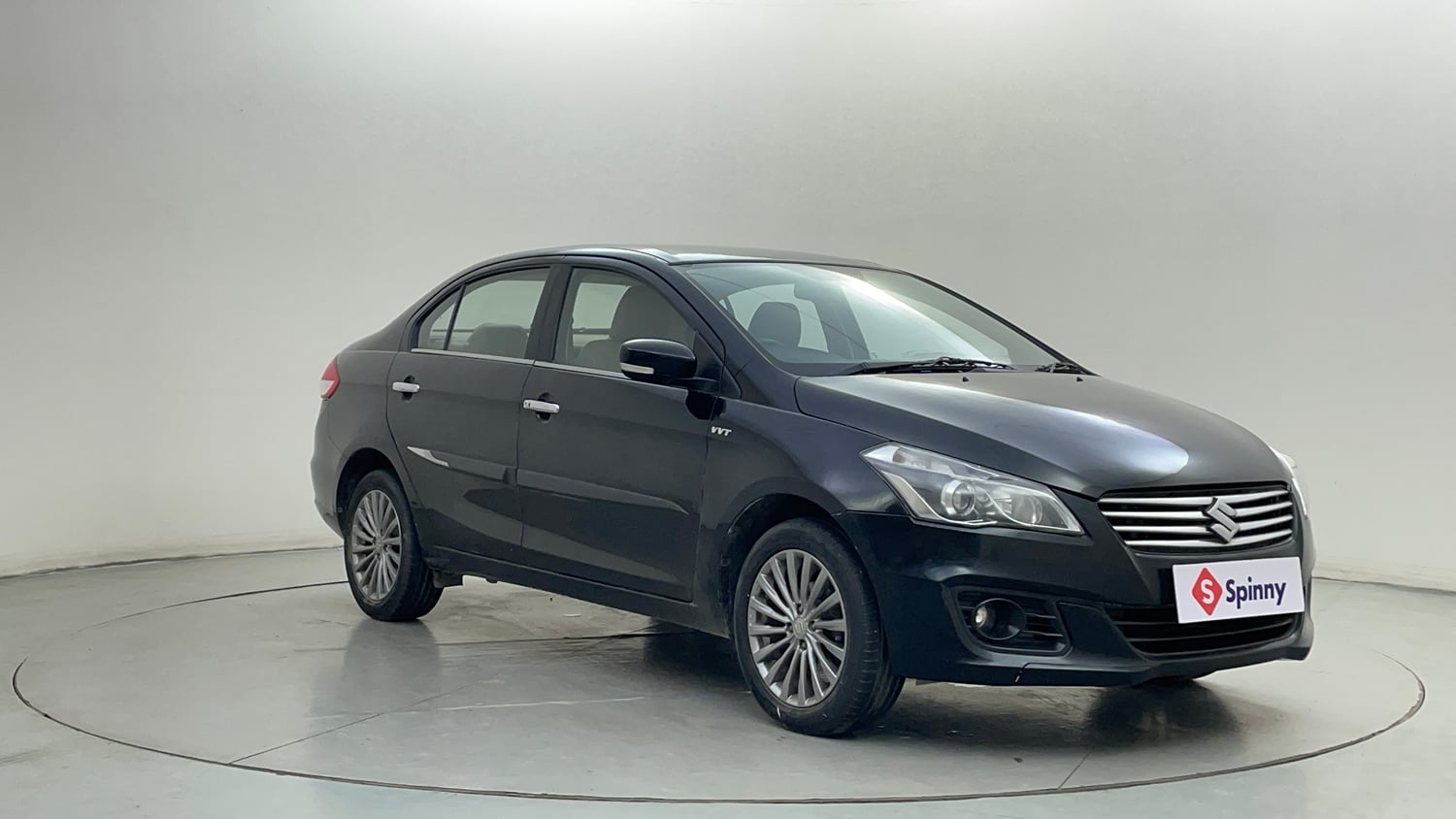 Used 2016 Maruti Suzuki Ciaz ZXi Petrol Manual exterior RIGHT FRONT CORNER VIEW