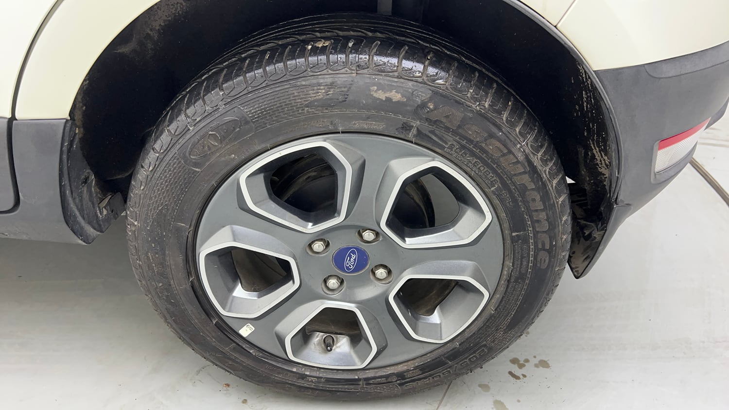 Used 2021 Ford EcoSport Titanium Plus 1.5L Ti-VCT AT Petrol Automatic tyres LEFT REAR TYRE RIM VIEW