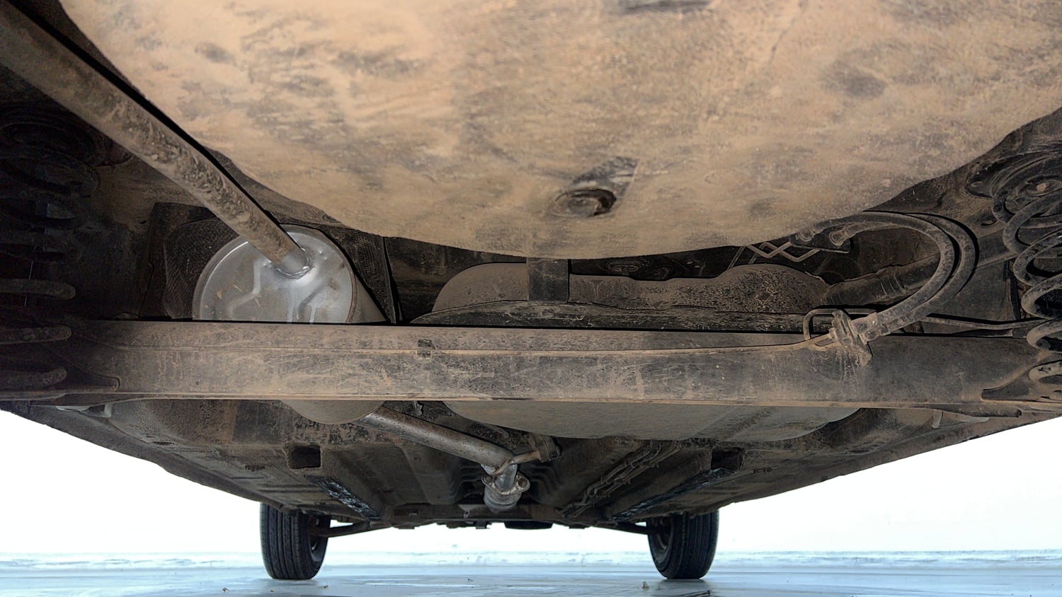 Used 2016 Renault Kwid RXL Petrol Manual extra REAR UNDERBODY VIEW (TAKEN FROM REAR)