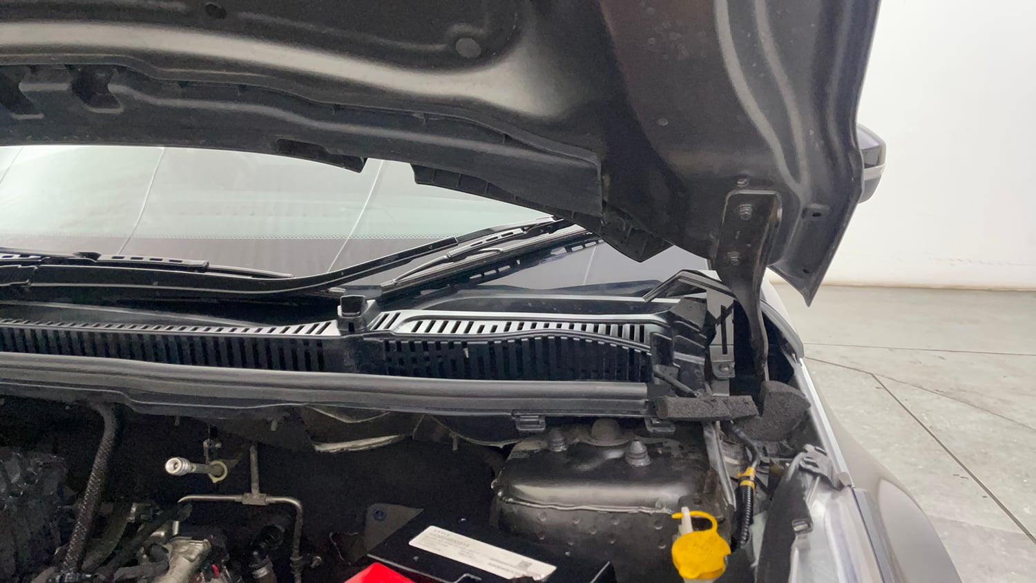 Used 2022 Tata Nexon XZA Plus (O) Petrol Automatic engine ENGINE LEFT SIDE HINGE & APRON VIEW