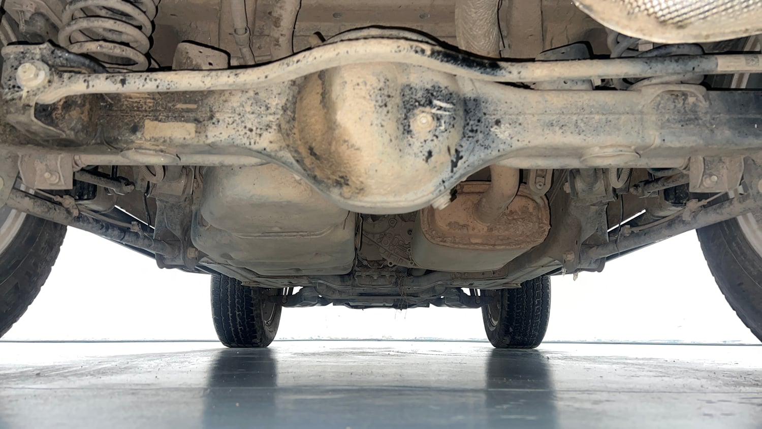 Used 2022 mahindra Thar LX Hard Top Diesel AT 4WD Diesel Automatic extra REAR UNDERBODY VIEW (TAKEN FROM REAR)